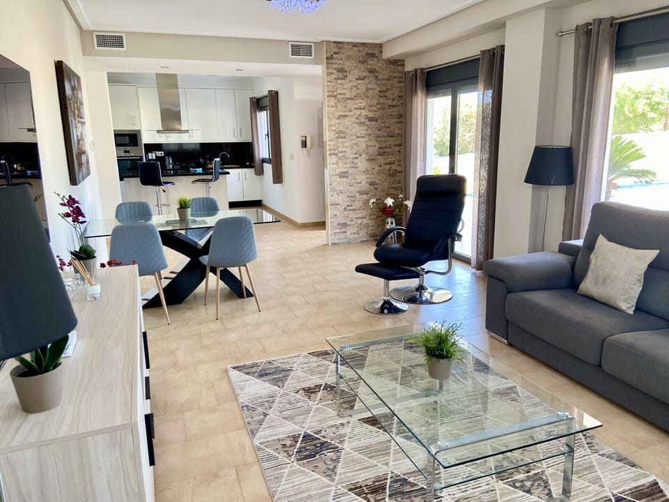 Living area with smart TV 