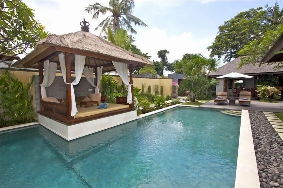 Villa Seriska Satu, Sanur Private swimming pool with traditional 'Bale'