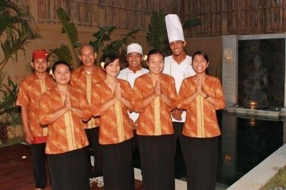 Villa Seriska service team