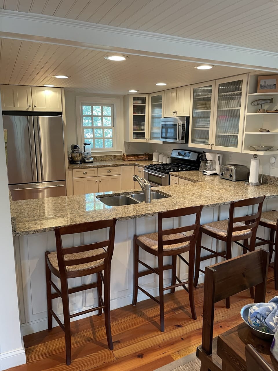 Kitchen With Bar Seating