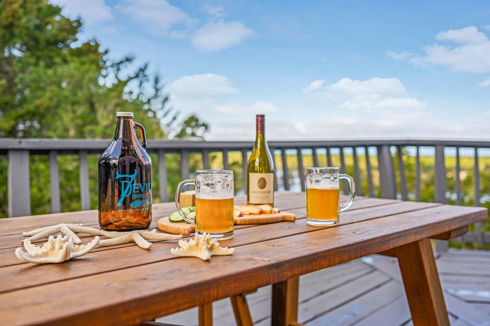 Enjoy the coast from the deck