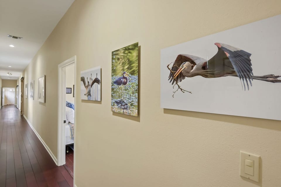 Hallway leading from the entrance to each of the bedrooms. 