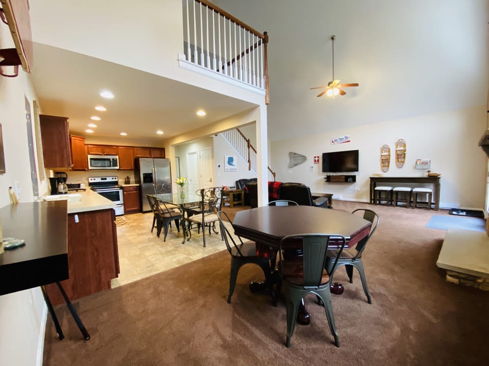 Kitchen, dining, and living room with Smart TV w/ Netflix, Amazon and Disney+