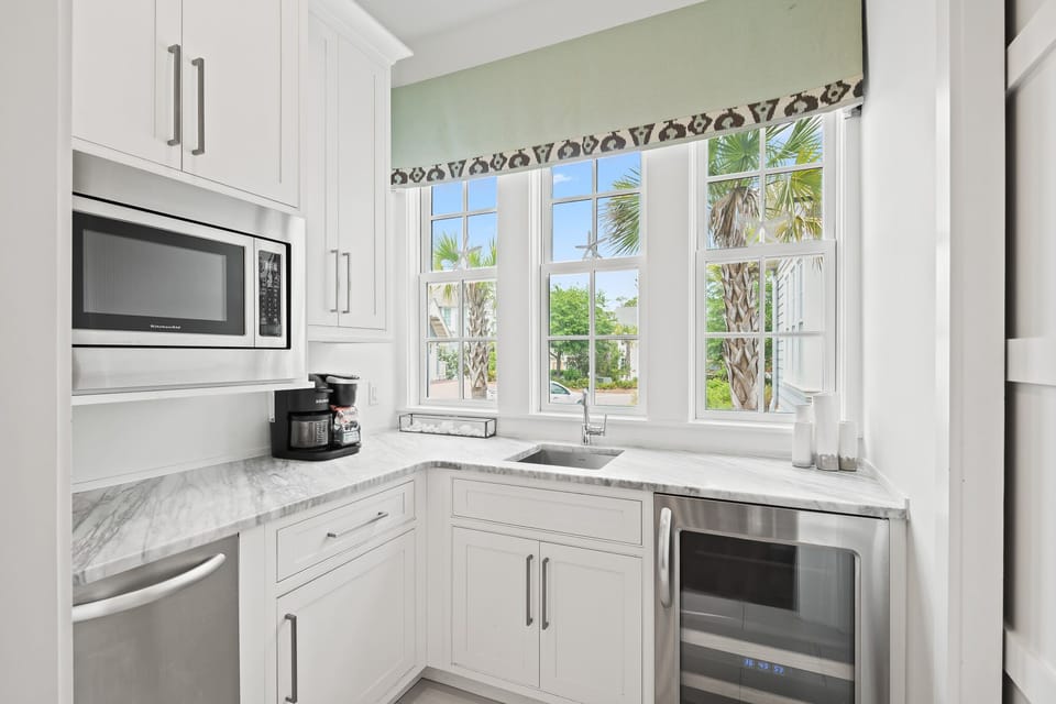 First Floor: Kitchen
