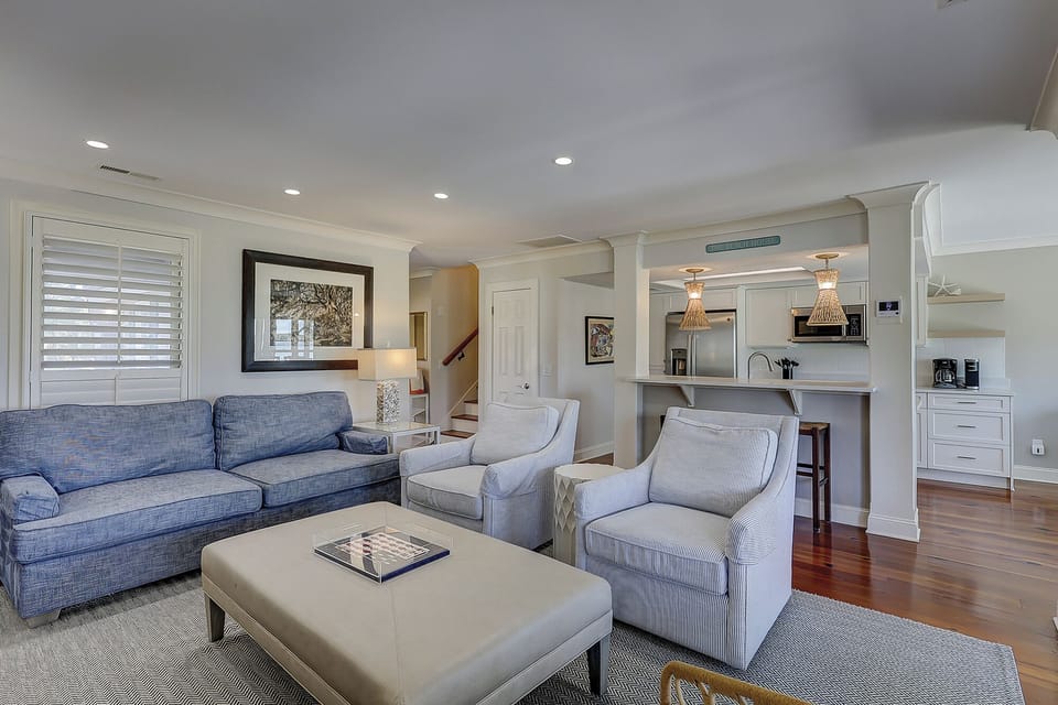 7 Lands End Road - Living Room (1st Floor)