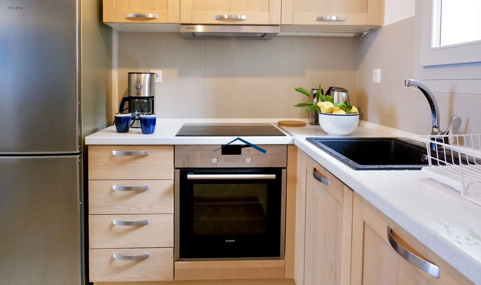 House 3. The kitchen