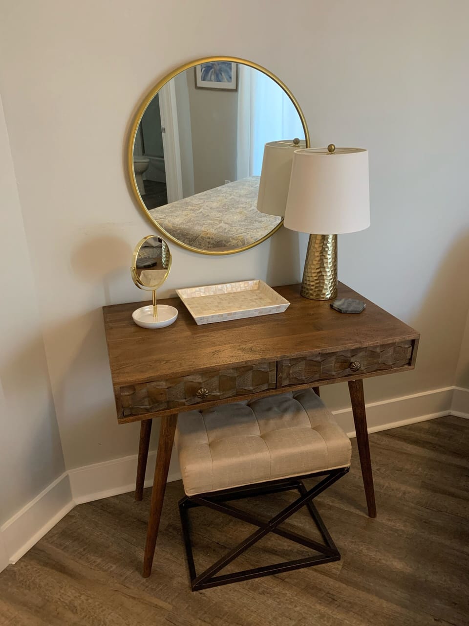 Make-up/desk