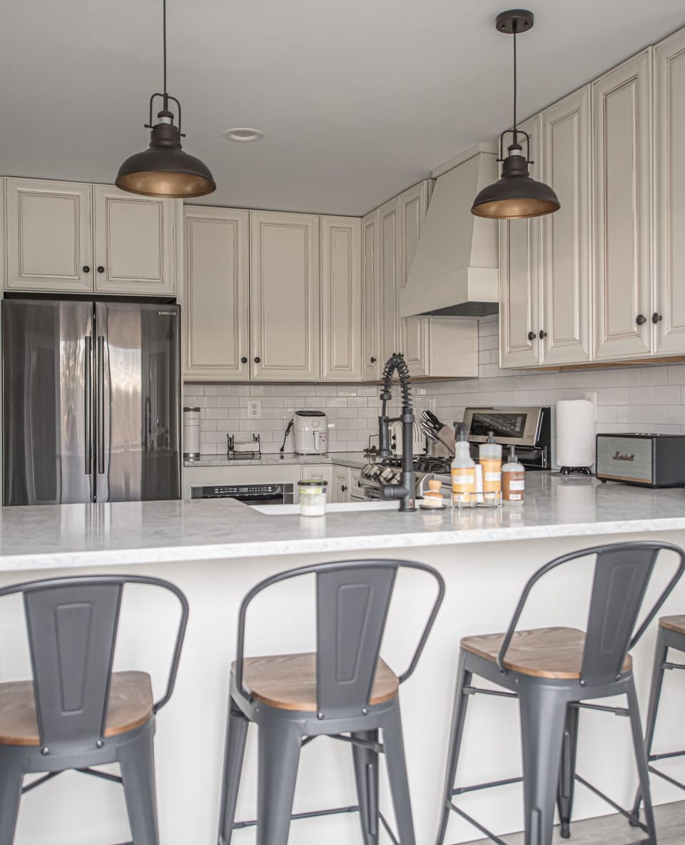 Kitchen with breakfast bar.