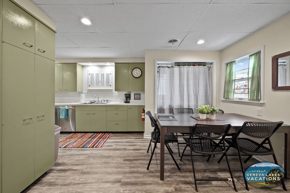 Ktichen/dining/laundry