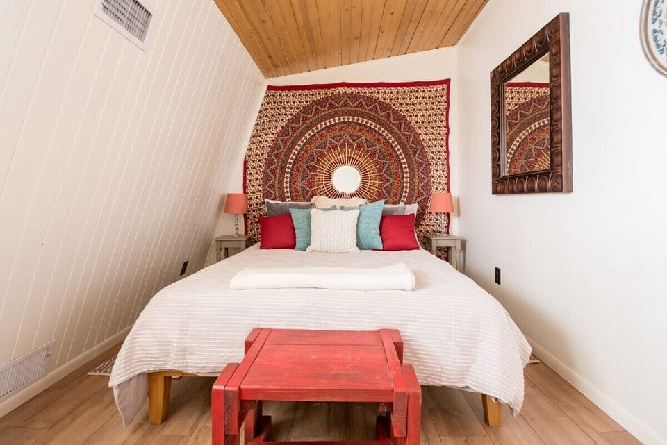 Queen bed, upper level, shared bathroom