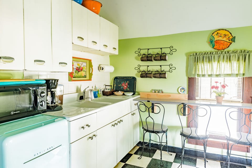 Kitchenette area (no stove)