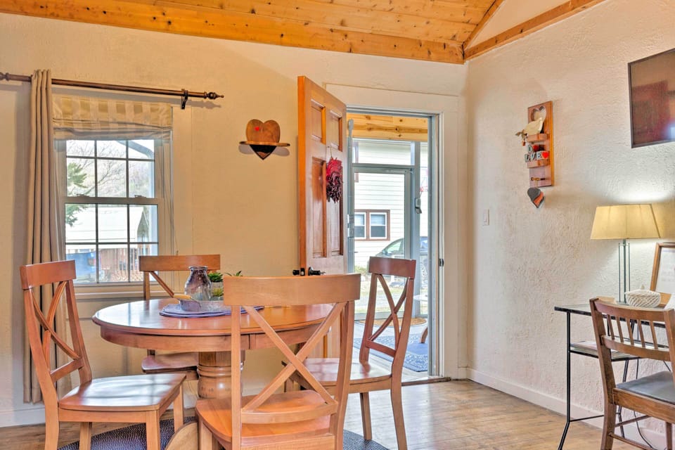 Living Room | Single-Story Unit