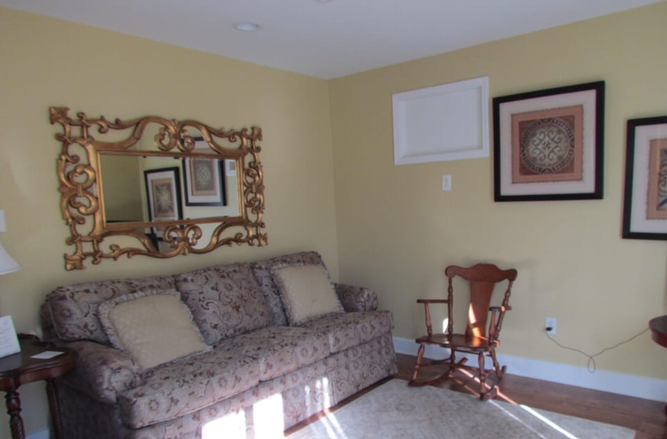 Living Room / Lounge