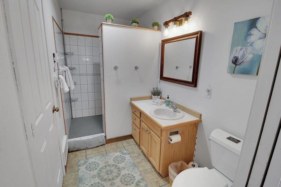 En Suite Bathroom for Bedroom 1 Located on the Main Floor