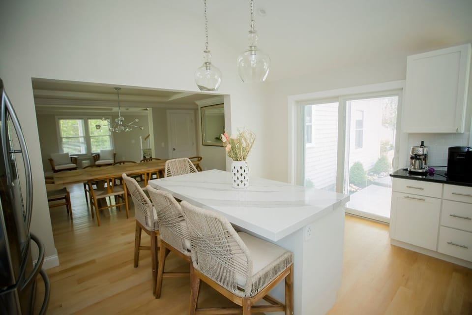 Main House
dining room
kitchen