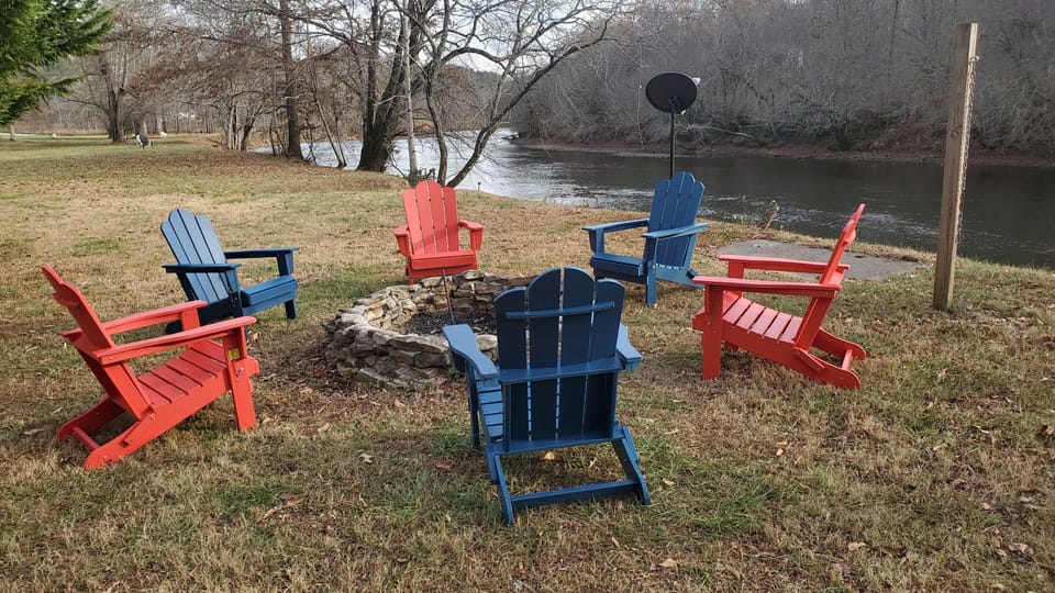 Fire Pit Area  overlooking the river