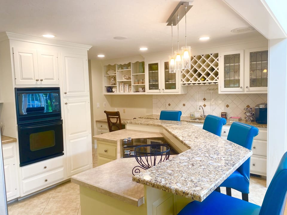 Kitchen island with granite 