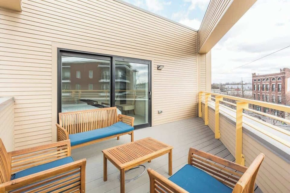 Rooftop with grill, beautiful view of river and Indy skyline