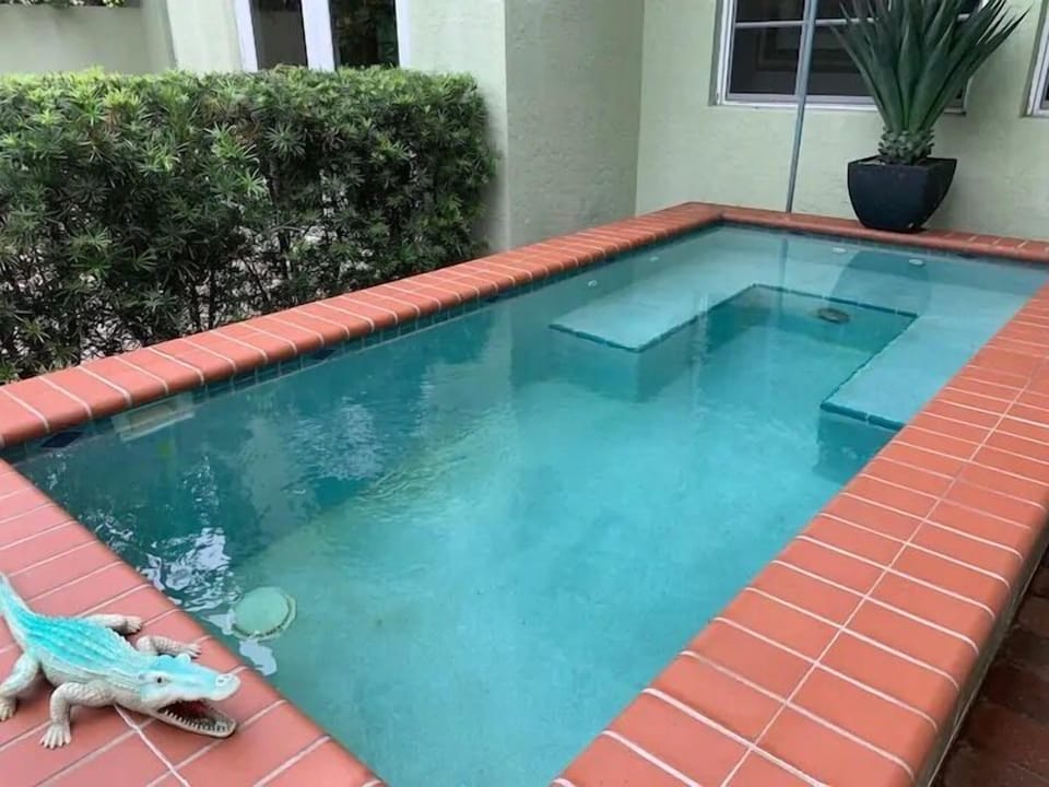 Hot Tub/Dipping Pool