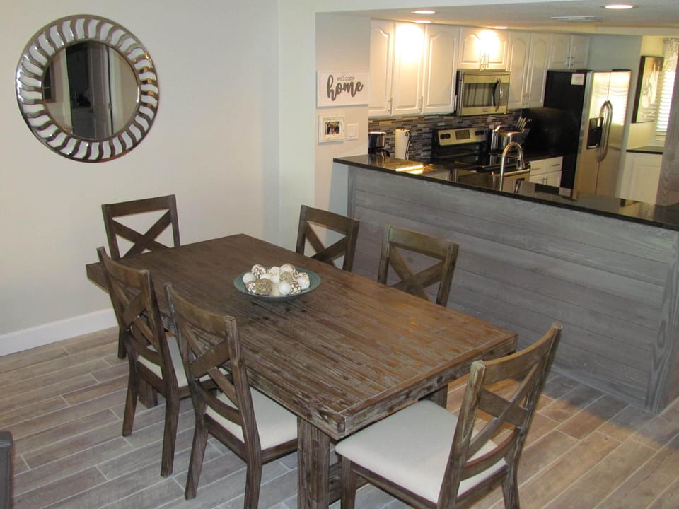 Dining Room 6 Chairs