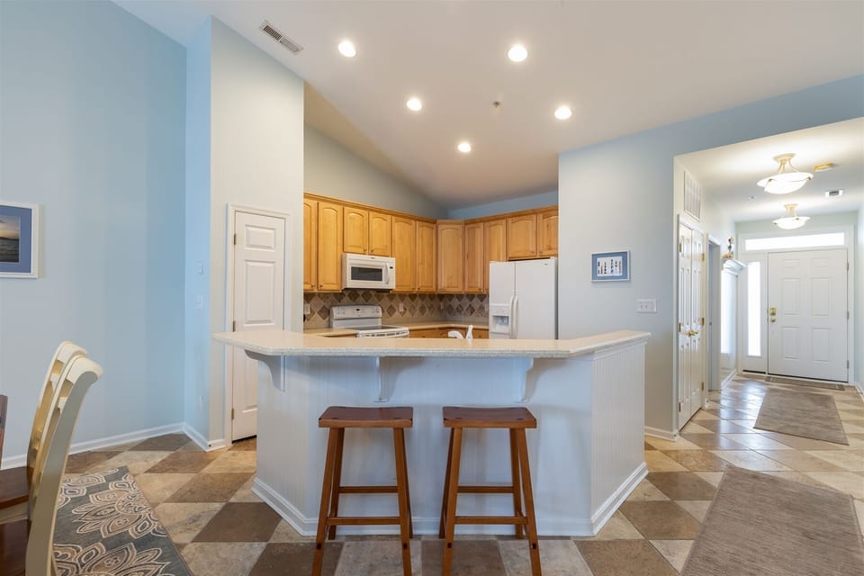 Sunset Island 37 Fountain Drive East, Unit 5B Kitchen