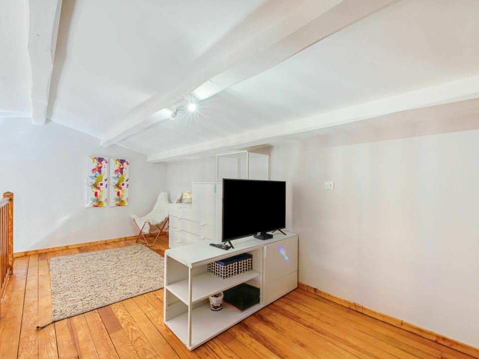 Property, Building, Comfort, Wood, Floor, Flooring, Couch, Living Room, House, Hardwood