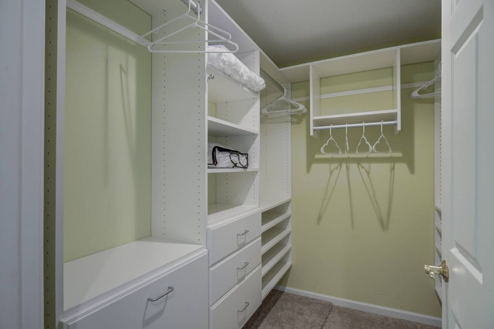 Bedroom 2 - Walk-in Closet #1