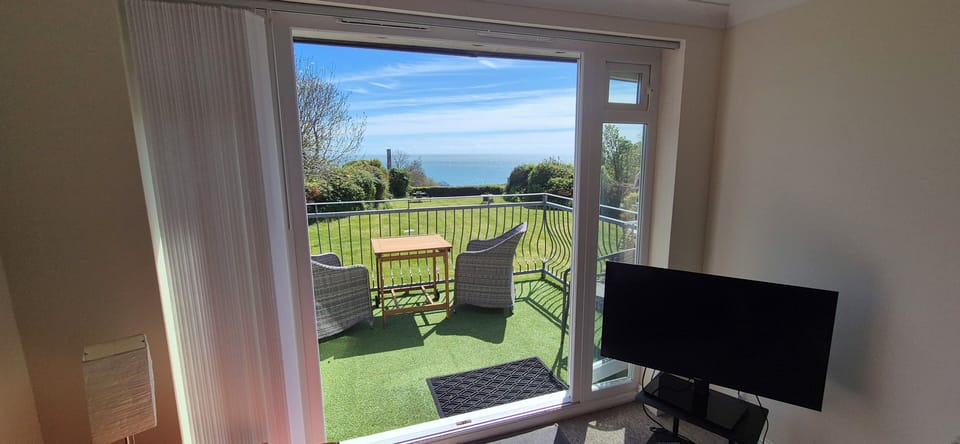 Sea view balcony apartment