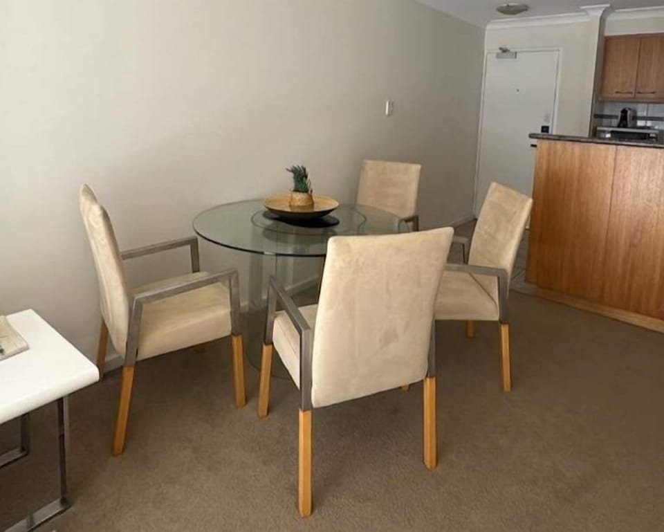 Comfortable dining space ideal for meals or working remotely. 🍴