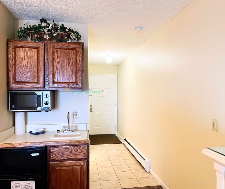 Kitchenette - Kitchenette