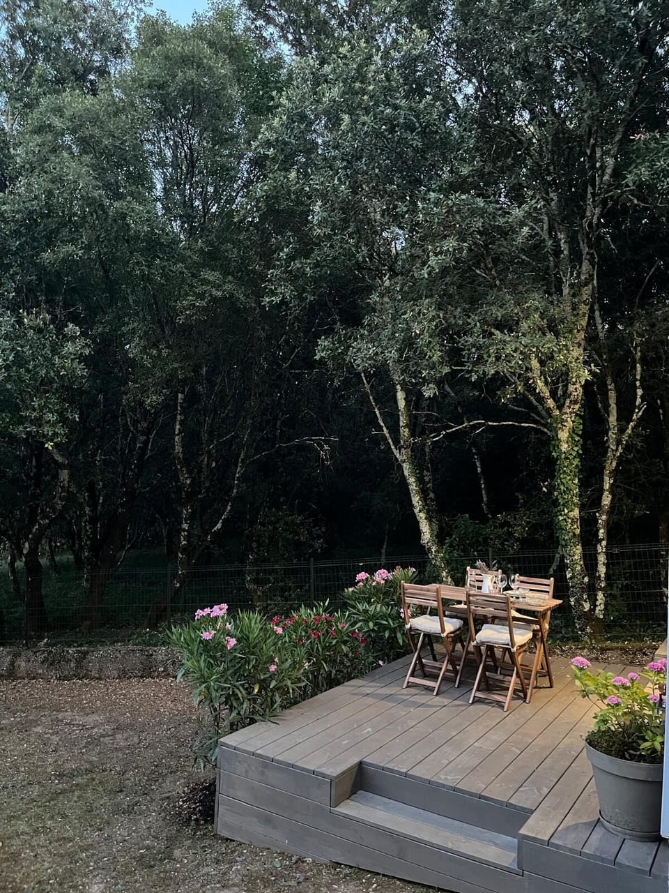 Outdoor dining