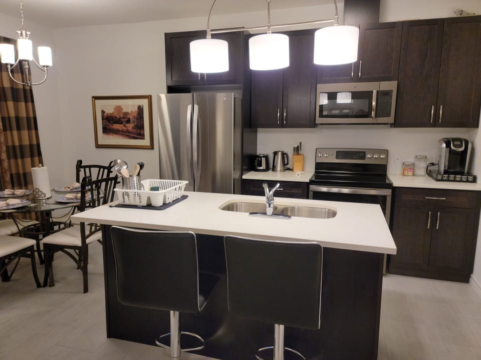 Full view kitchen 