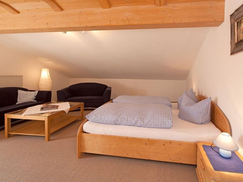 Fewo Tegelberg mit 2 Schlafzimmer und Balkon - Ferienbauernhof Köpf Apartment in Fussen