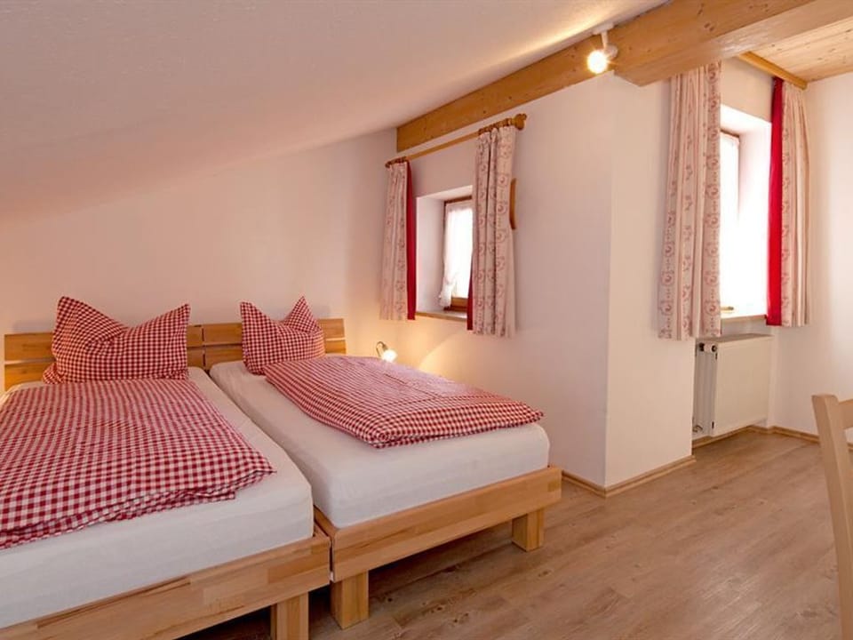 Fewo Tegelberg mit 2 Schlafzimmer und Balkon - Ferienbauernhof Köpf Apartment in Fussen