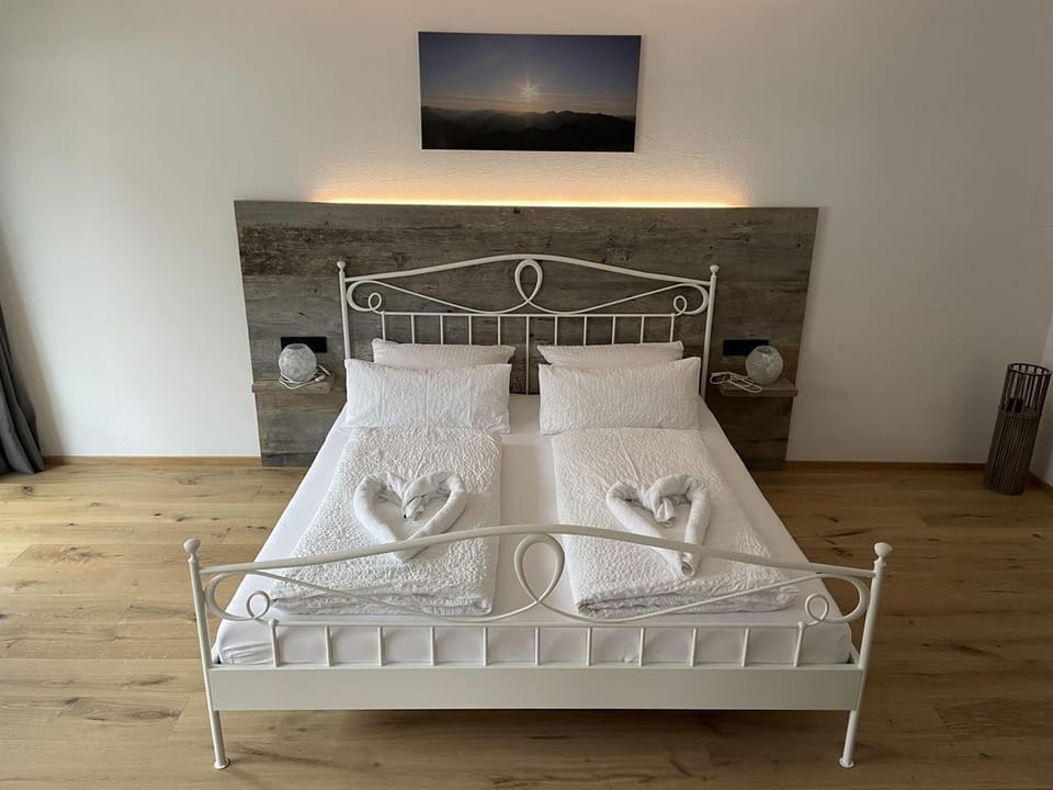 "Feldernblick" - apartment / 1 bedroom / shower, toilet - Isartaler Hoamat, house Apartment in Mittenwald