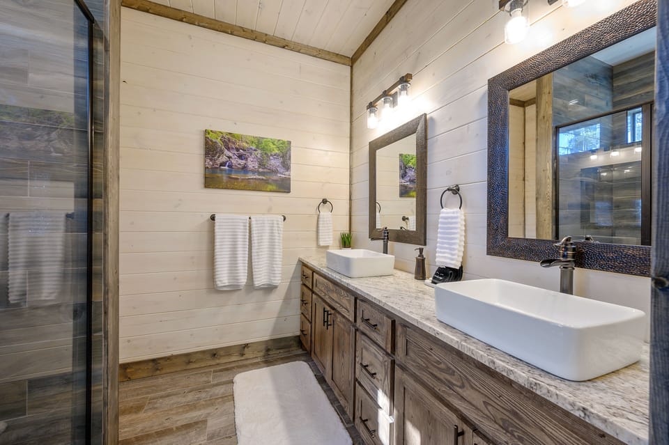 A little bit "cabiney" combined with luxury!