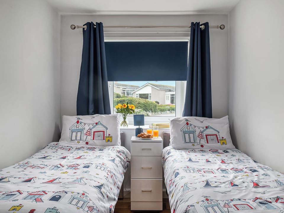 Twin bedroom | Harbour View, Cemaes Bay