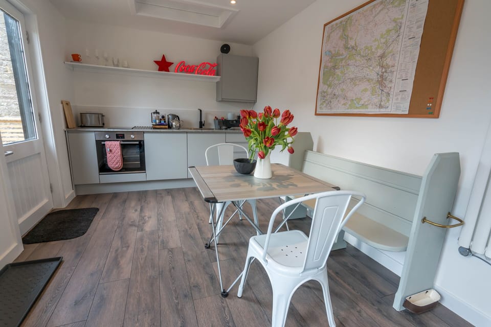 Kitchen and dining area in the Workshop