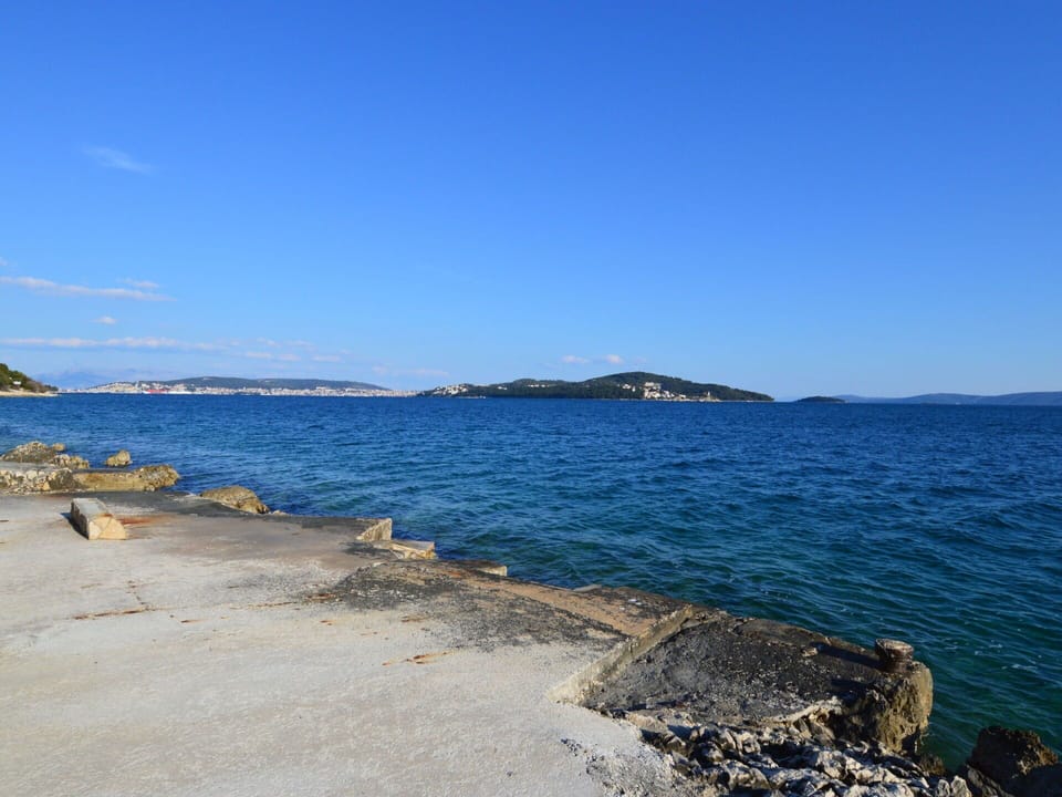 Sky, Water, Cloud, Water Resources, Bank, Lake, Horizon, Mountain, Landscape, Wood
