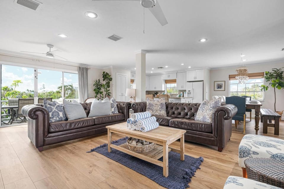 Large comfortable living room