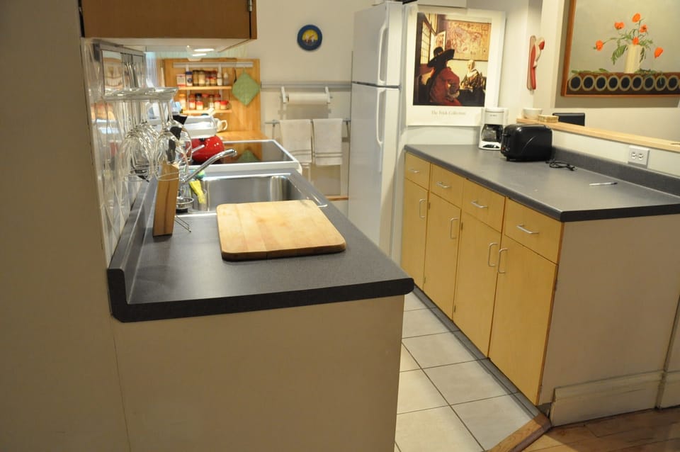 fully equipped kitchen
