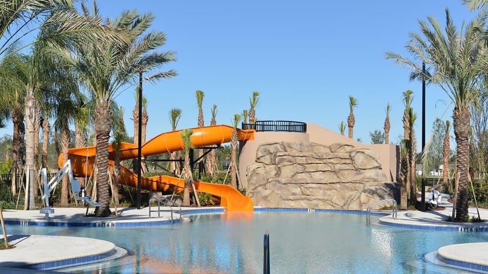 Beautiful 4 bed 3.5 bath townhome located in Solterra Resort