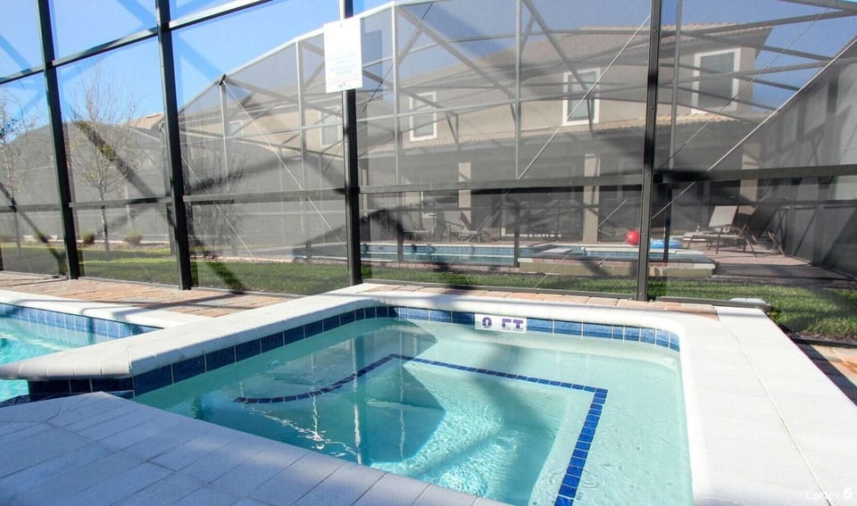 Beautiful 8 bed 5 bath villa located in Champions Gate Resort