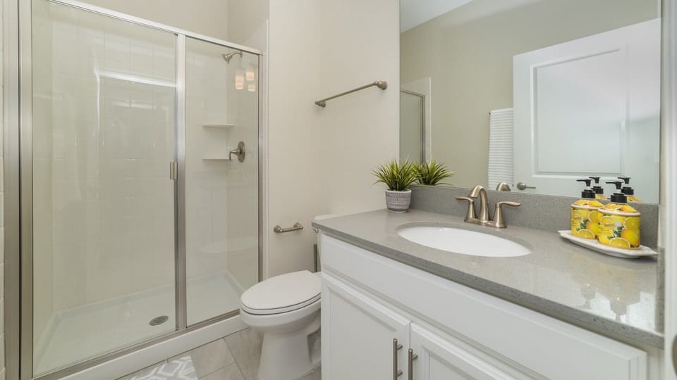  This townhome has a total of 3 bathrooms.