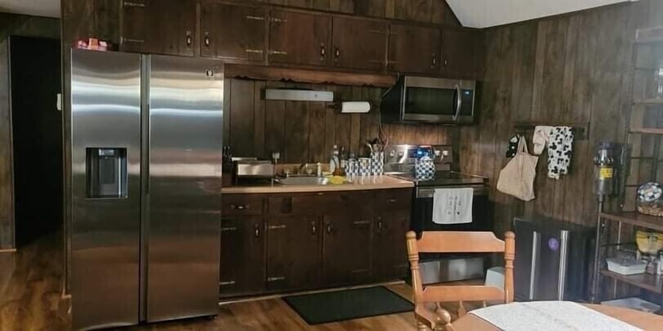 Kitchen and dining room 