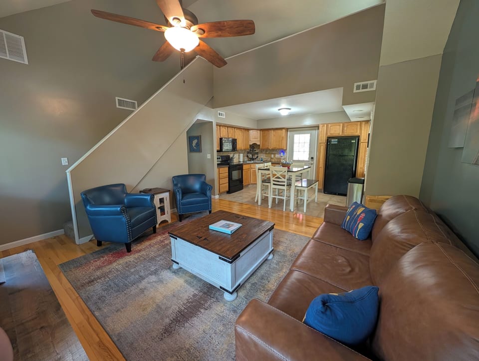 living room / kitchen 
