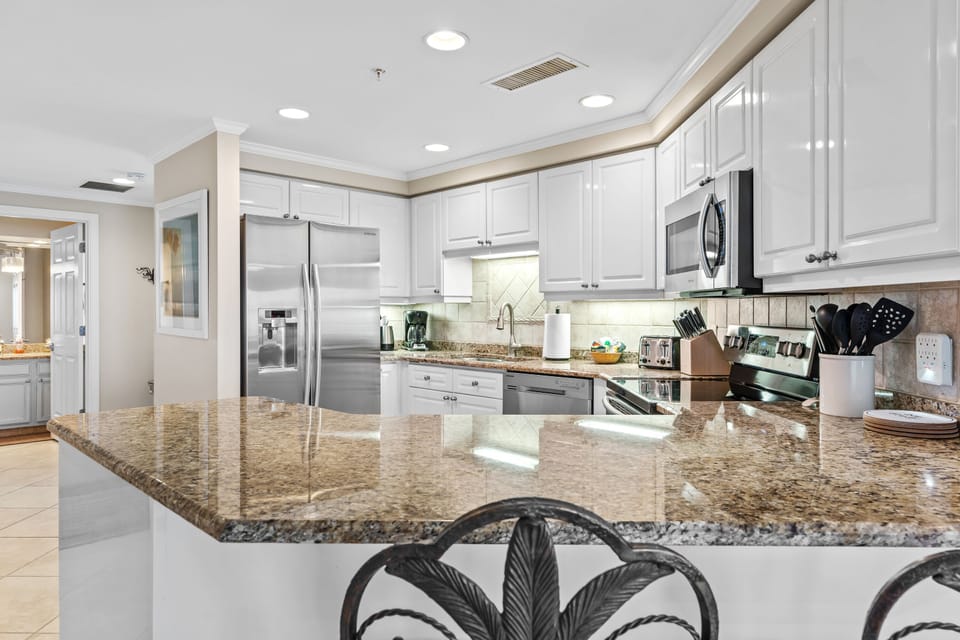 full view of the kitchen

