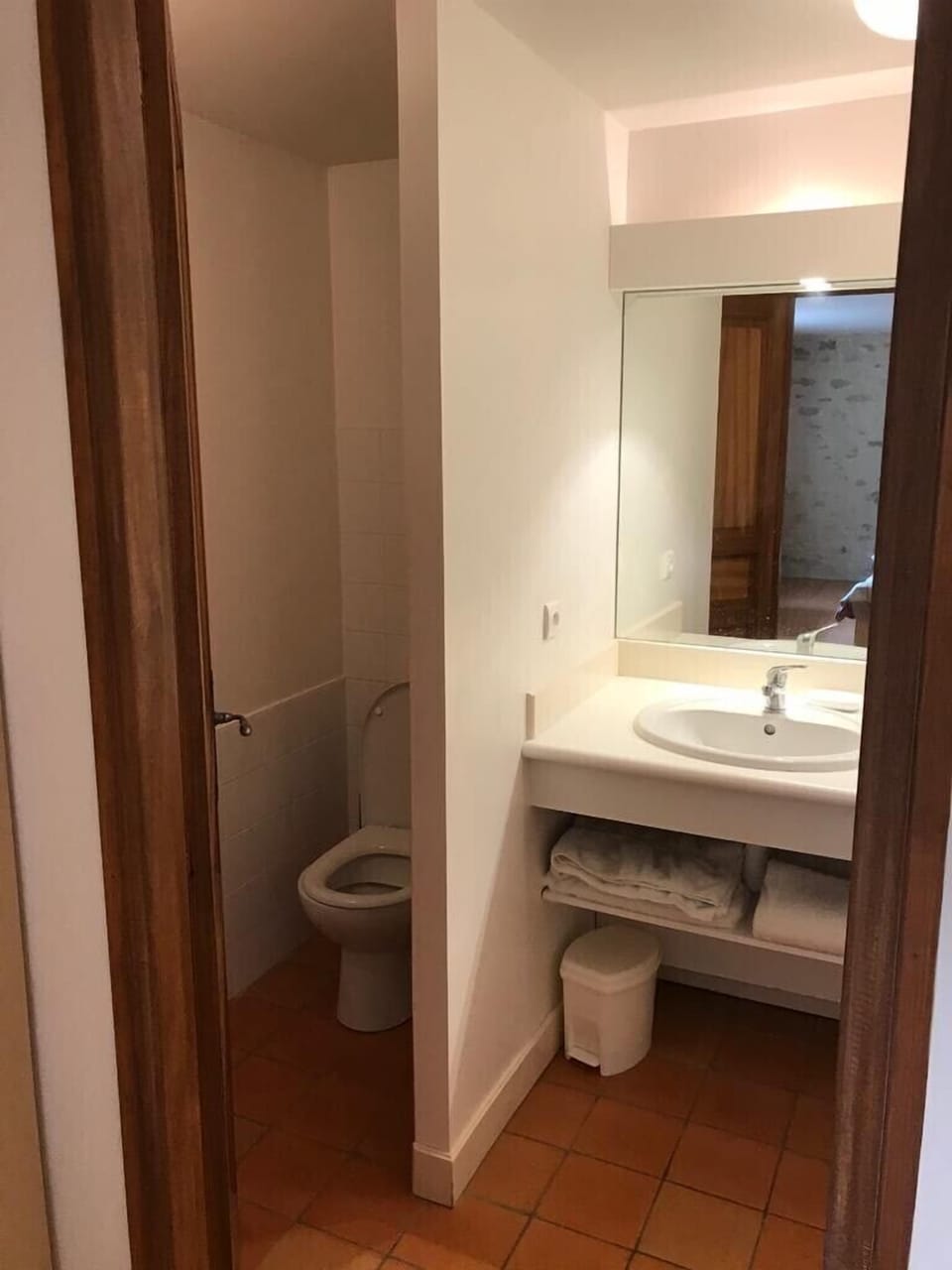 Typical en-suite bathroom 