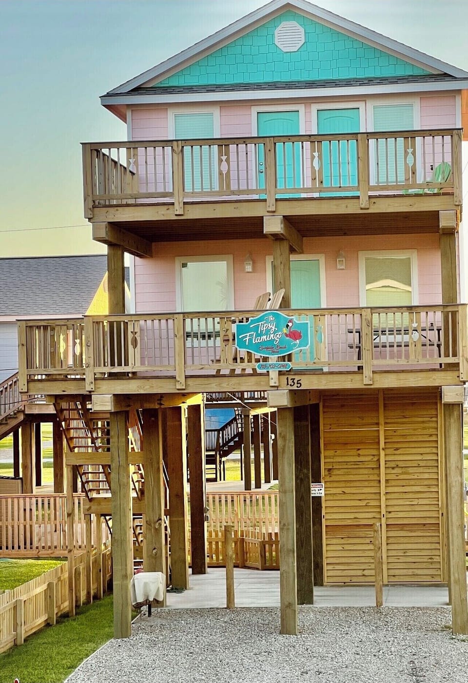 Cozy Cottage on the beach side of Bluewater Hwy. Beach views from both decks.