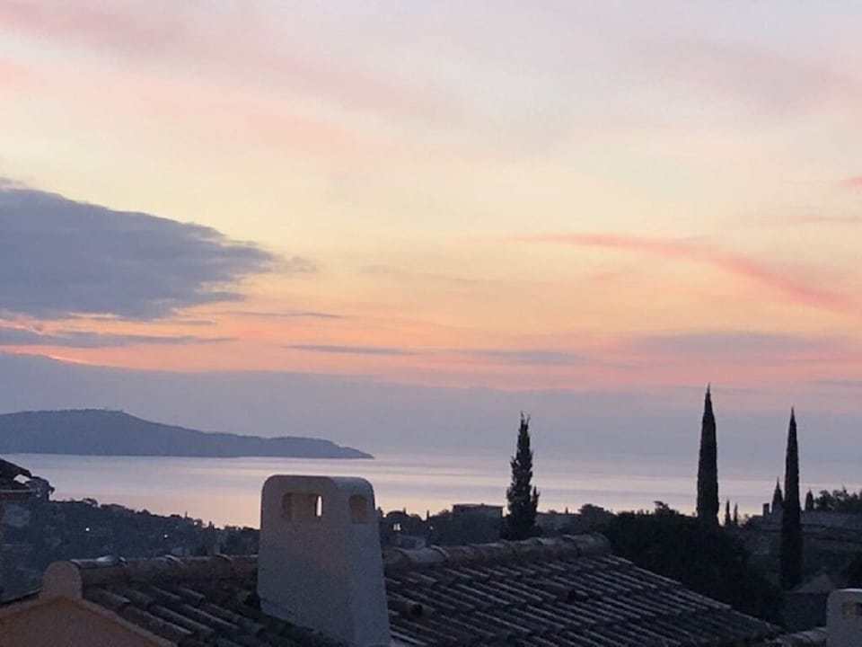 Beach/ocean view